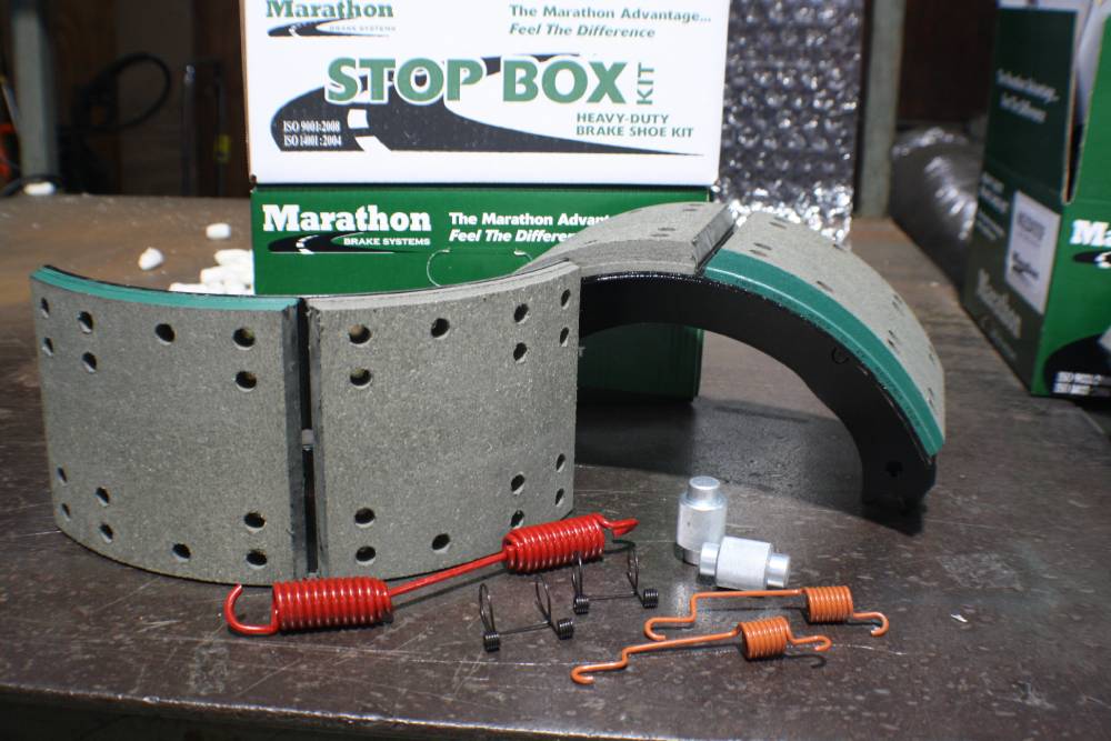 Marathon Brakes (245) NKGL234709ES2 4709 GL23 New Standard Lined Brake Shoe Kit (2 Lined Shoes with Hardware) for 16-1/2" x 7" Eaton ES II