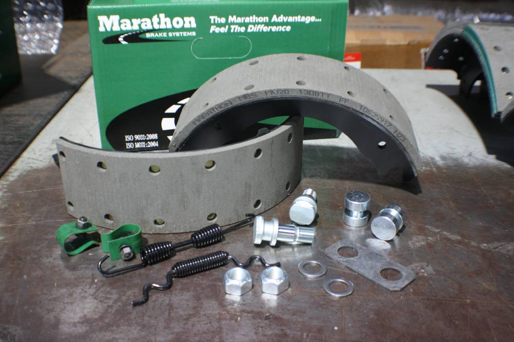 Marathon Brakes NKMV201308Q 1308Q MV20 New Standard Lined Brake Shoe Kit (2 Lined Shoes with Hardware) for 15" x 4" Quick Change Meritor