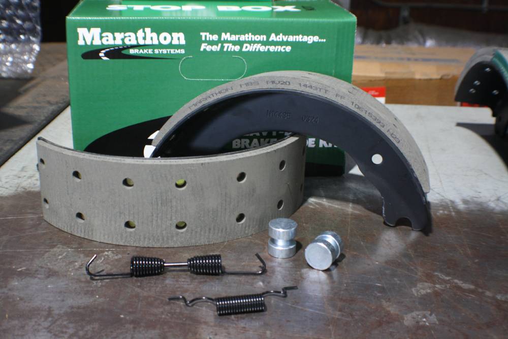 Marathon Brakes NKMV201443E 1443E MV20New Standard Lined Brake Shoe Kit (2 Lined Shoes with Hardware) for 15" x 4" Eaton ES