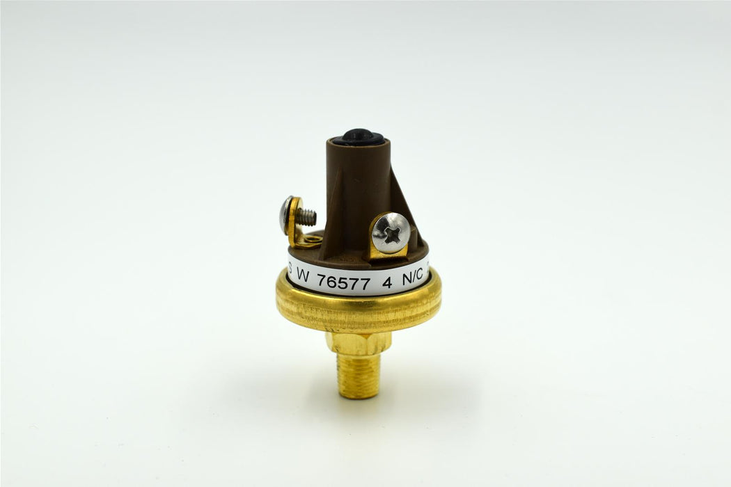 Stewart Warner SW76577 Stewart Warner 5000 Series Pressure Switches SW76577