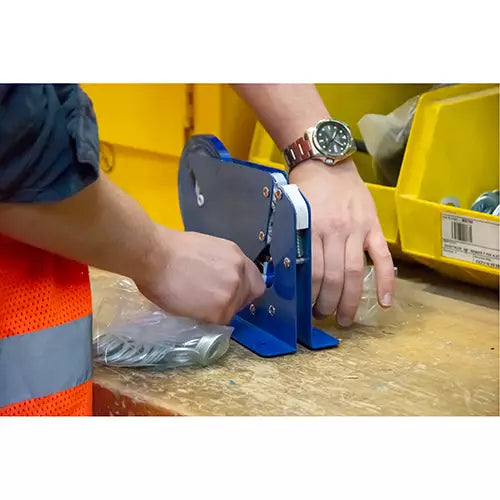 Heavy-Duty Bag Taper - PE356